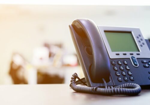 10 Sample Call Center Greeting Scripts Featured Image (iStock-1032472578)